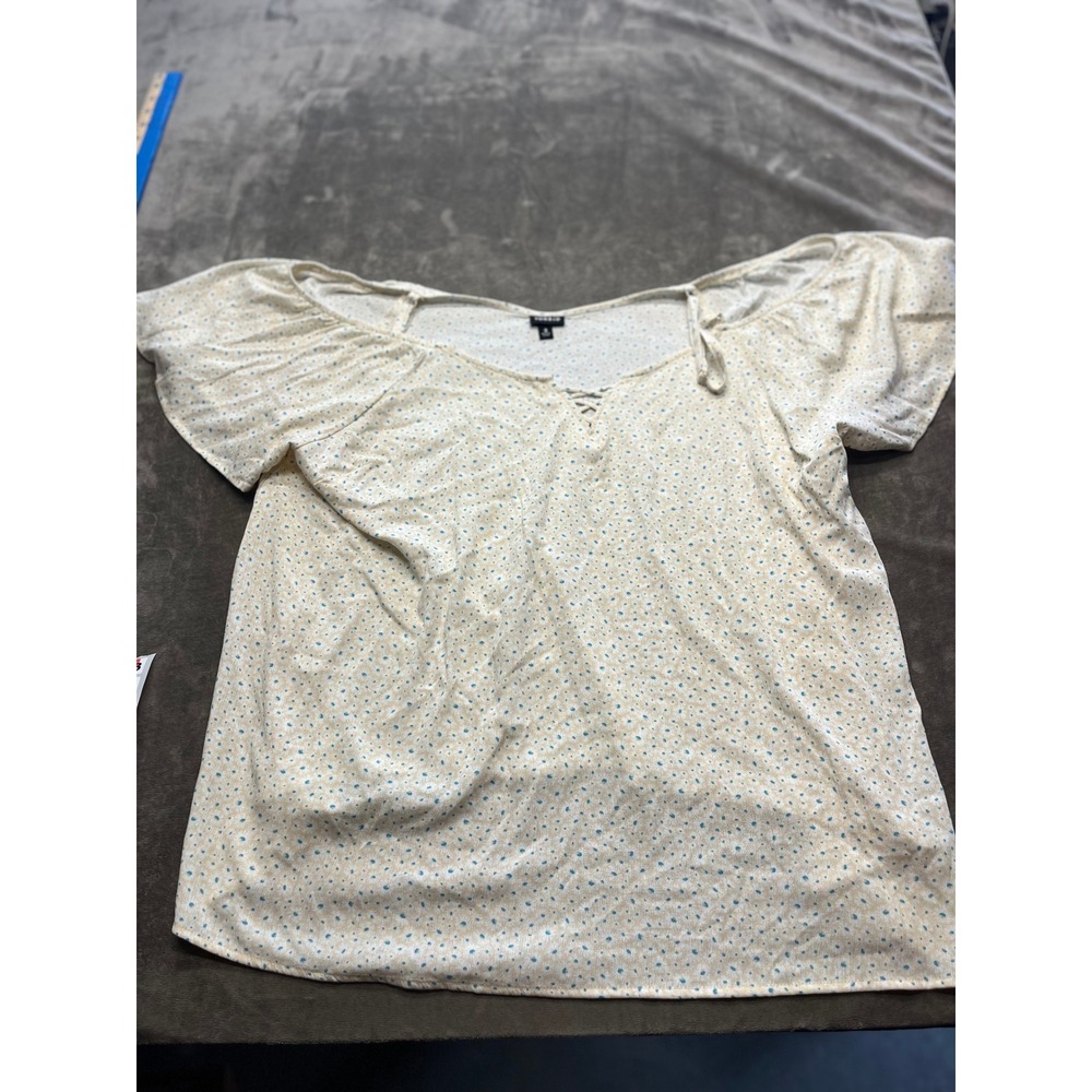 Torrid Floral Print‎ Lace Up Flutter Sleeve Top Plus Size 3 Beige Blue